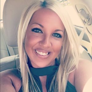 Meet your Posher, Whitney